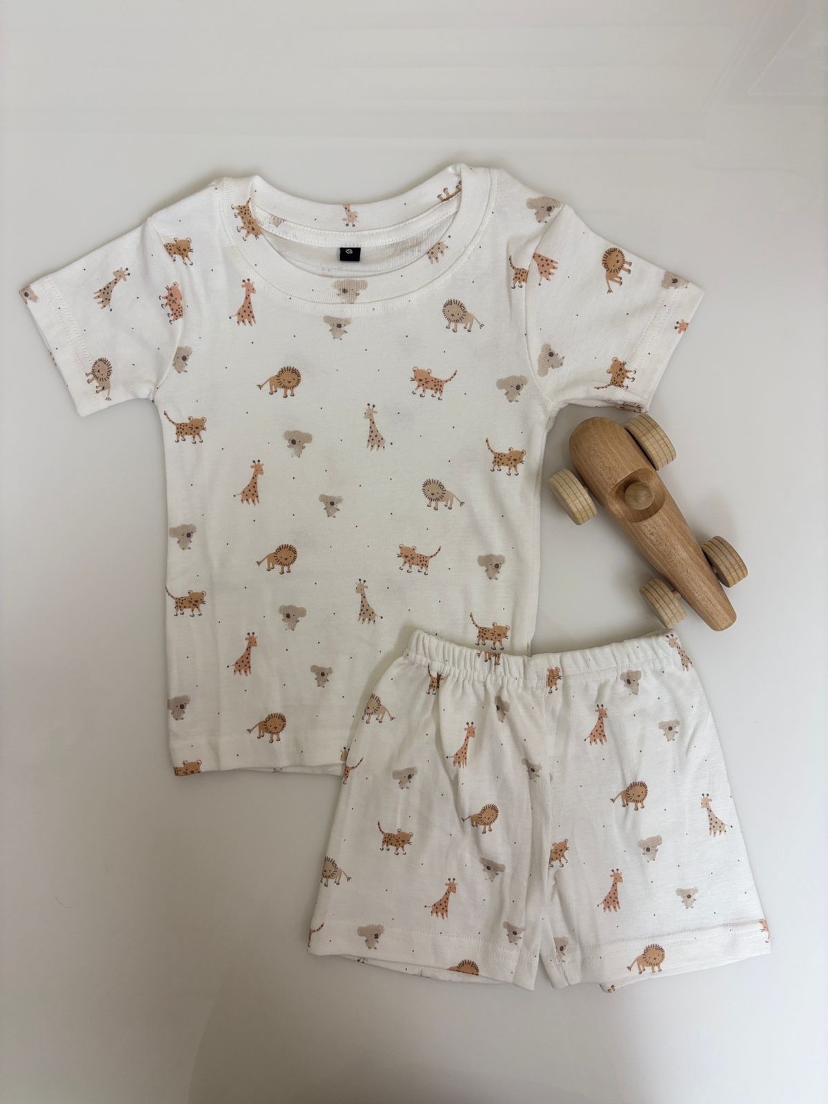 White Animals Printed Kids T-shirt and shorts Coords